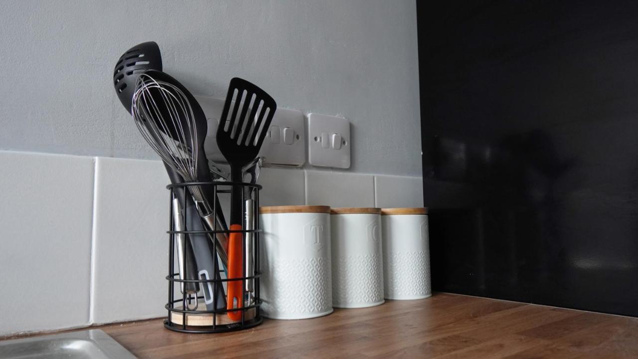 Portobello House - Four Bedroom House Perfect For Contractors - Sleeps 6 - Free Parking Вулвергемптон Экстерьер фото