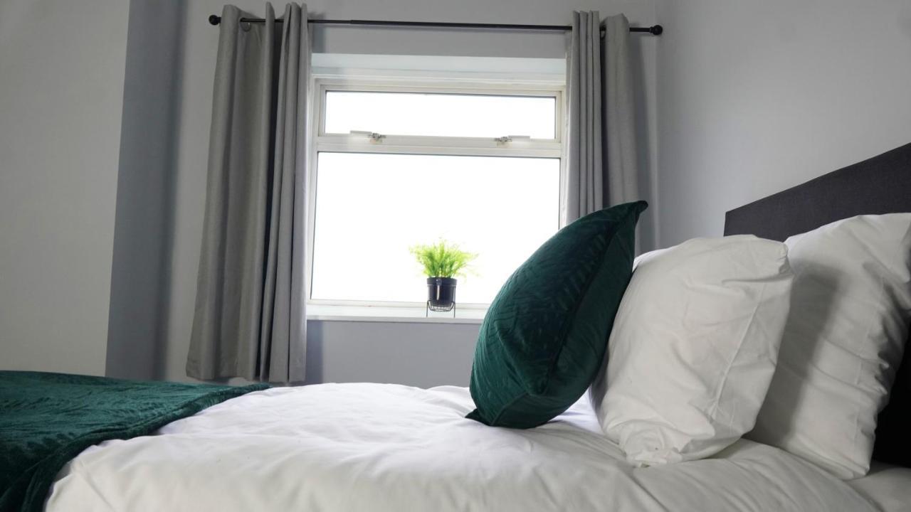 Portobello House - Four Bedroom House Perfect For Contractors - Sleeps 6 - Free Parking Вулвергемптон Экстерьер фото