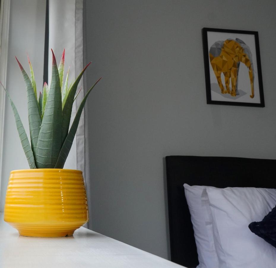 Portobello House - Four Bedroom House Perfect For Contractors - Sleeps 6 - Free Parking Вулвергемптон Экстерьер фото